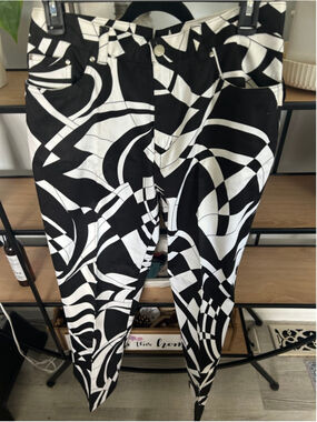 Women's Jones New York Country Ankle & Cropped Pants 10 Black White